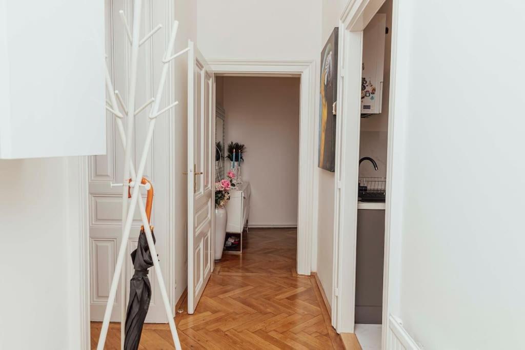 וינה Modern Stylish Comfortable 2 Bedroom Apartment מראה חיצוני תמונה